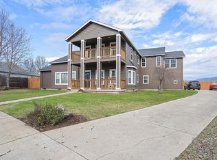 818 Ridgeview Dr, Eagle Pt, OR 97524