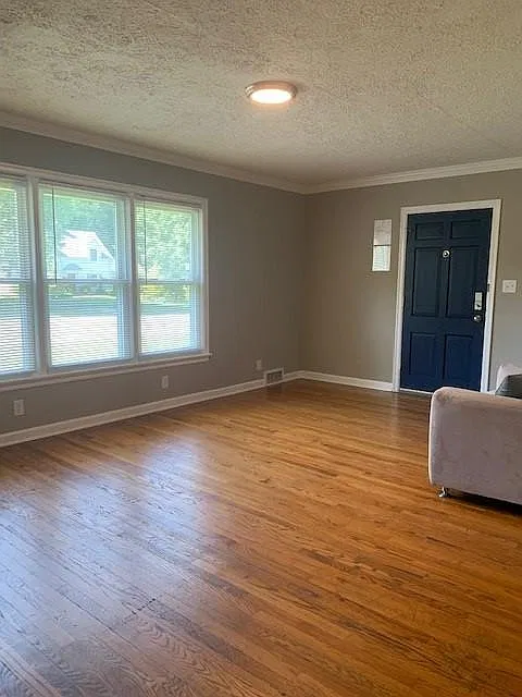 3 bed, 1500 sqft, $2,912 — Photo 3