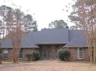 1201 Nottingham Rd, Starkville, MS 39759