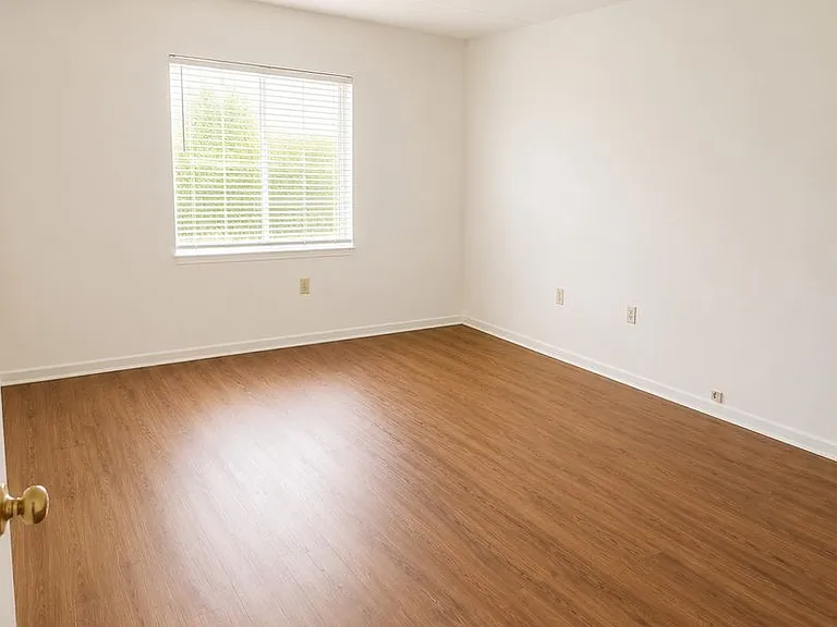 2812 Somerset Park Dr #105 — Photo 7