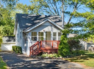 3131 Helena Dr, Troy, MI 48083