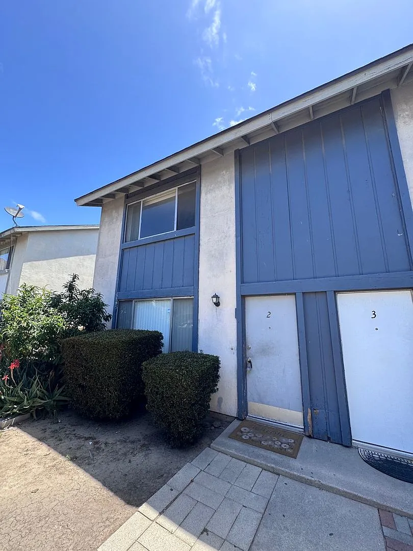 2 Bedroom 1.5 Bath Attached unit available — Photo 1