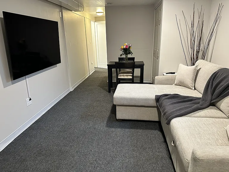 2nd living area: home office, workout space, playroom, media/entertainment area, hobbies, additional lounge space (lower level)