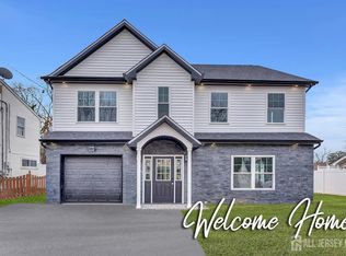 28 Kenmore Rd, Edison, NJ 08817