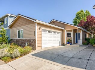 2096 Creek Dr, Ashland, OR 97520
