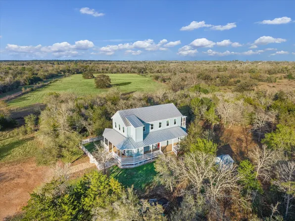 895 S Weyand Rd, Round Top, TX 78954