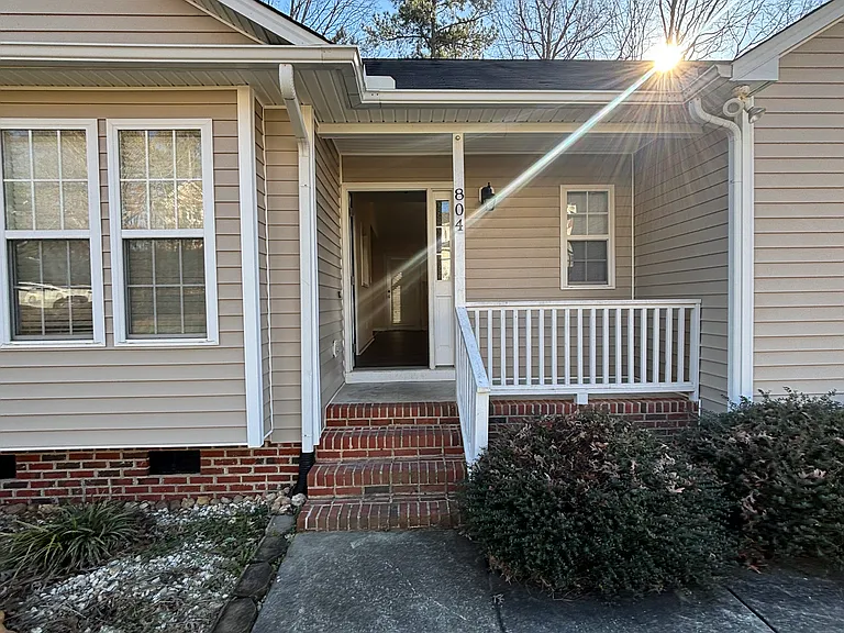 804 Yorkshire Dr — Photo 23