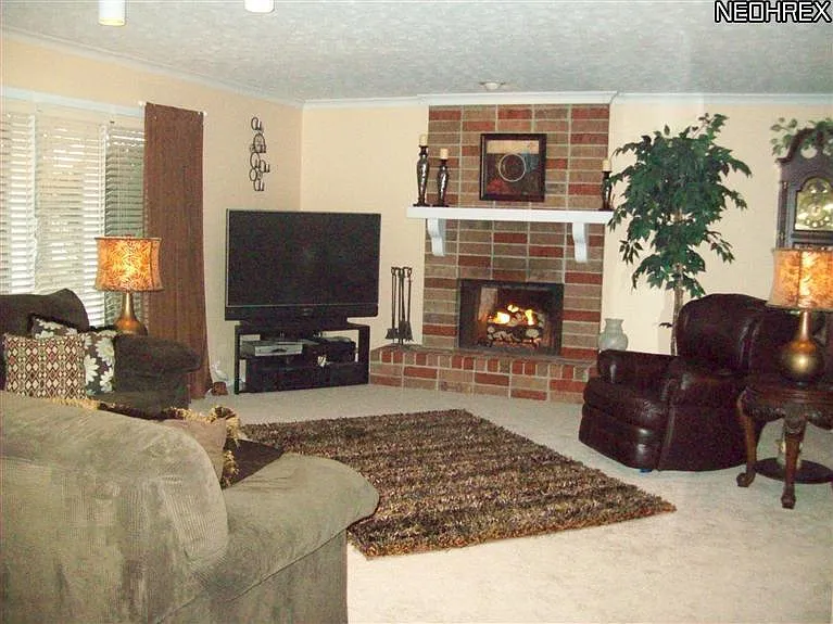 22090 Shagbark Trl photo 1
