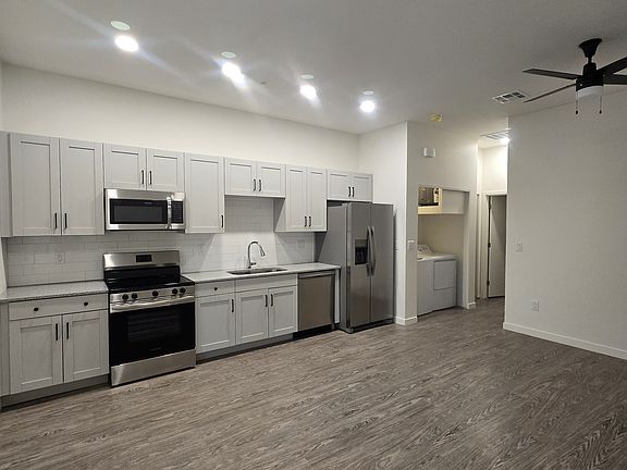 2nd image of 3031 W Northern Ave #2B-2Ba-874Sqft