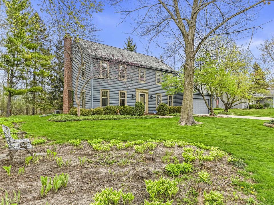 1st image of 406 Crescent LANE