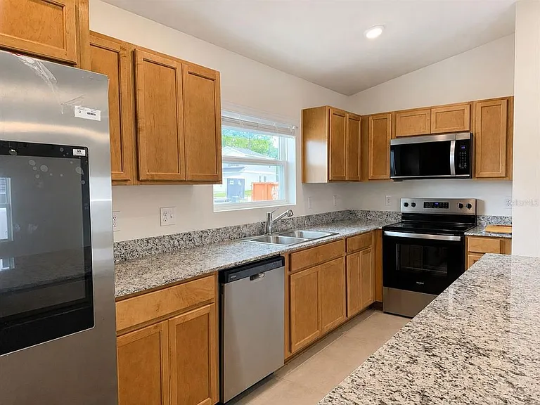 2717 Raindrop Run St — Photo 9