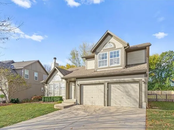 15226 S Albervan St, Olathe, KS 66062