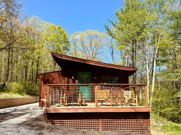 529 Hayes Hill Rd, Southfield, MA 01259