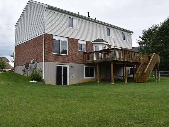 3rd image of 1977 Peach Blossom Ln