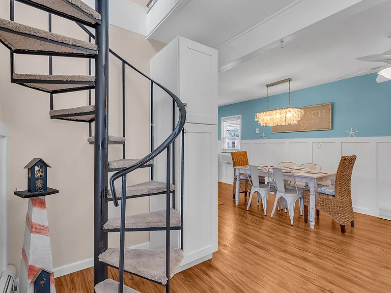 227 Bay Ter — Photo 17