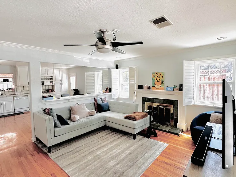 1150 Shamrock Dr — Photo 4