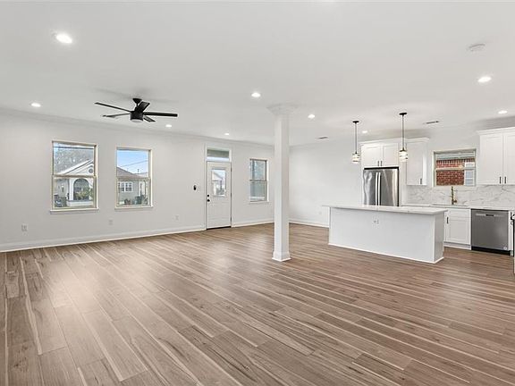3rd image of 9027 Fig St