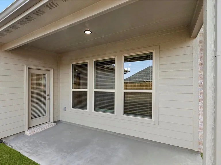 2112 Sesaro Dr — Photo 14