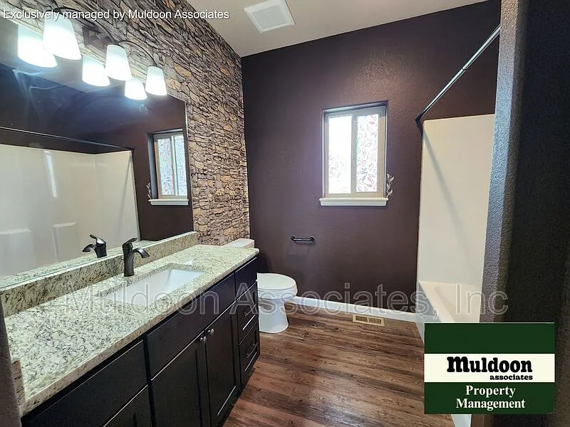 3 bed, 2.0 bath, 1392 sqft, $2,200 — Photo 4
