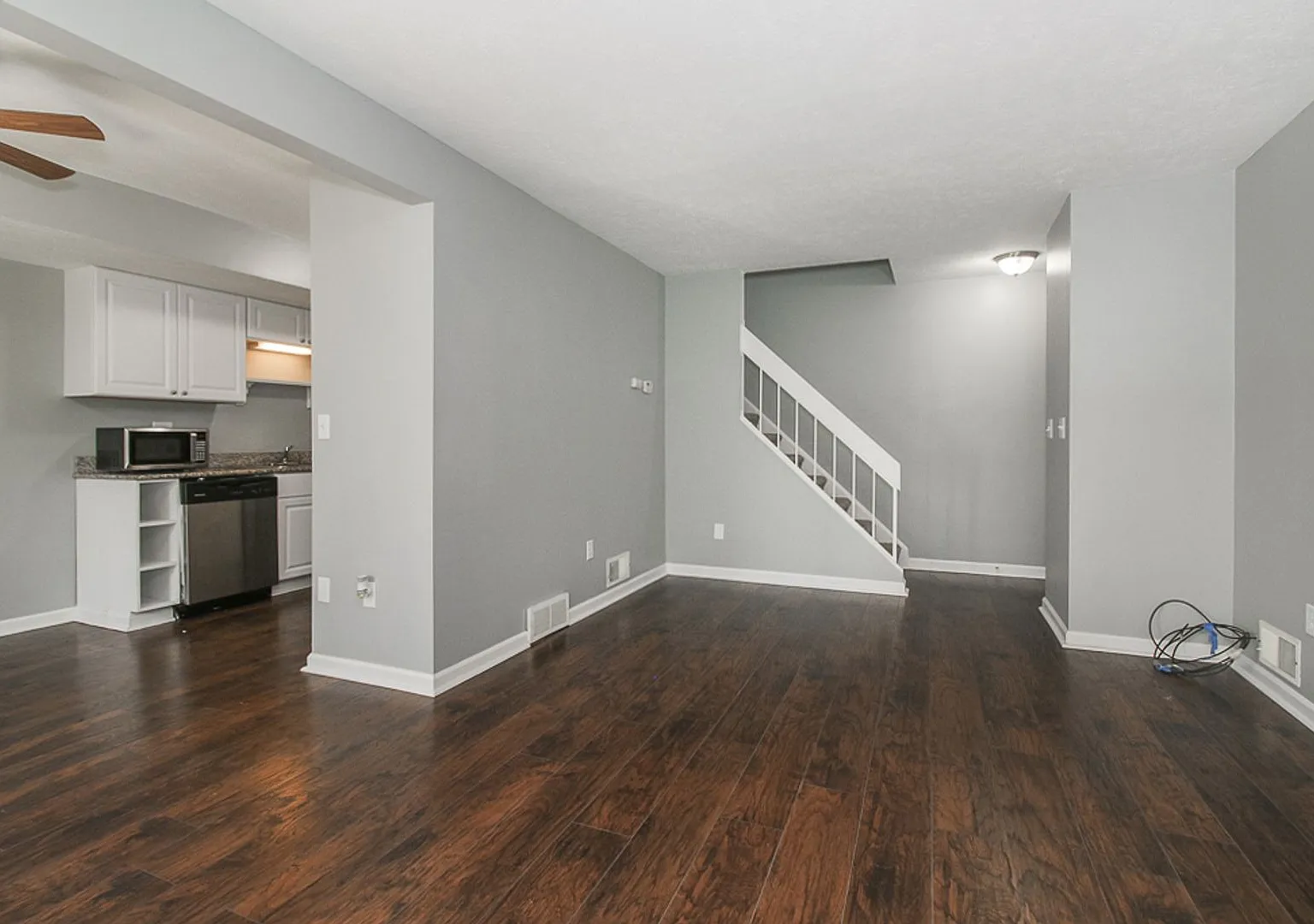 3 Bedroom/2.5 Bath Westlake!! Condo living at it's finest! — Photo 4
