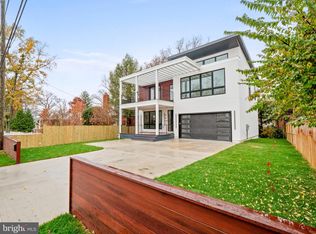 5603 Greentree Rd, Bethesda, MD 20817