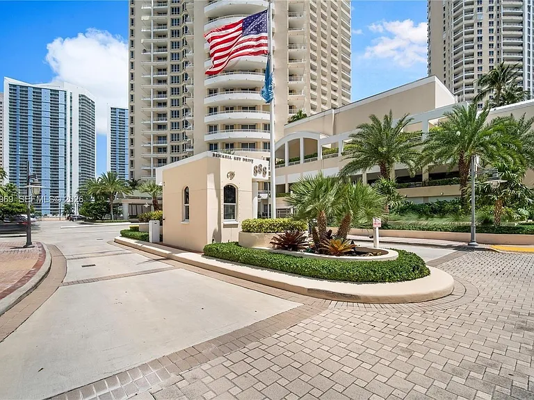 888 Brickell Key Dr #2610 — Photo 40