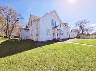 416 1st St E, Thief River Falls, MN 56701
