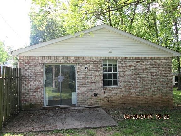 2nd image of 108 Five Oaks Dr