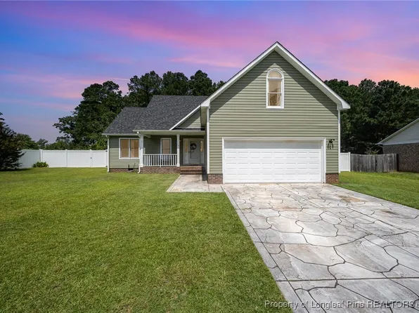 175 Early Dawn Dr, Raeford, NC 28376