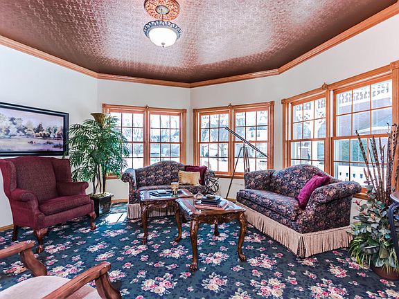 2nd image of 398 Woodland Circle