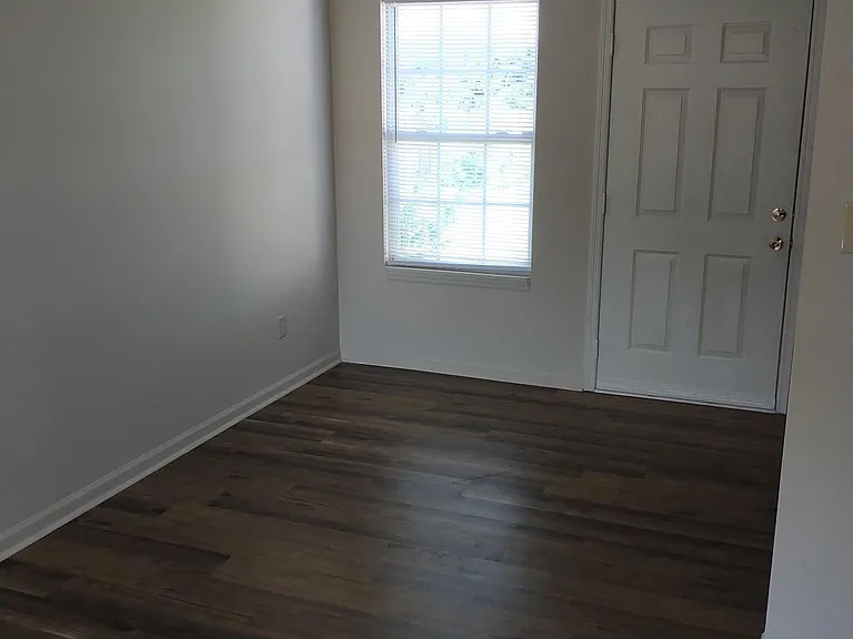 224 Kiester Dr — Photo 6