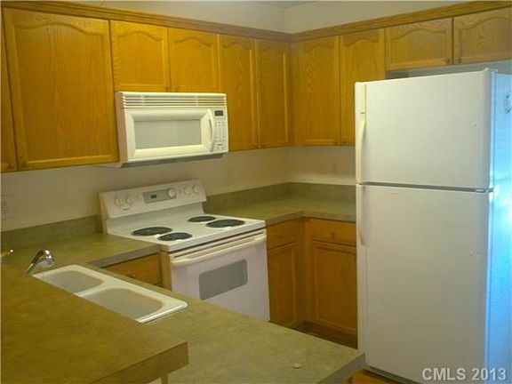 2nd image of 608 Gable Dr #6
