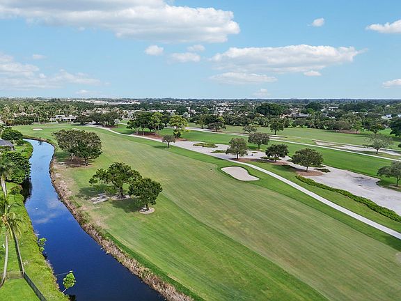 4th image of 257 N Country Club Drive