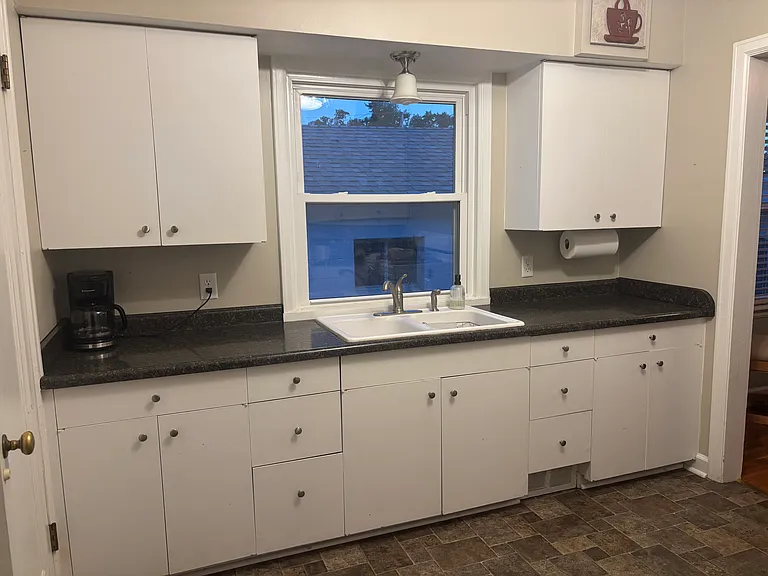 1315 W High St — Photo 3