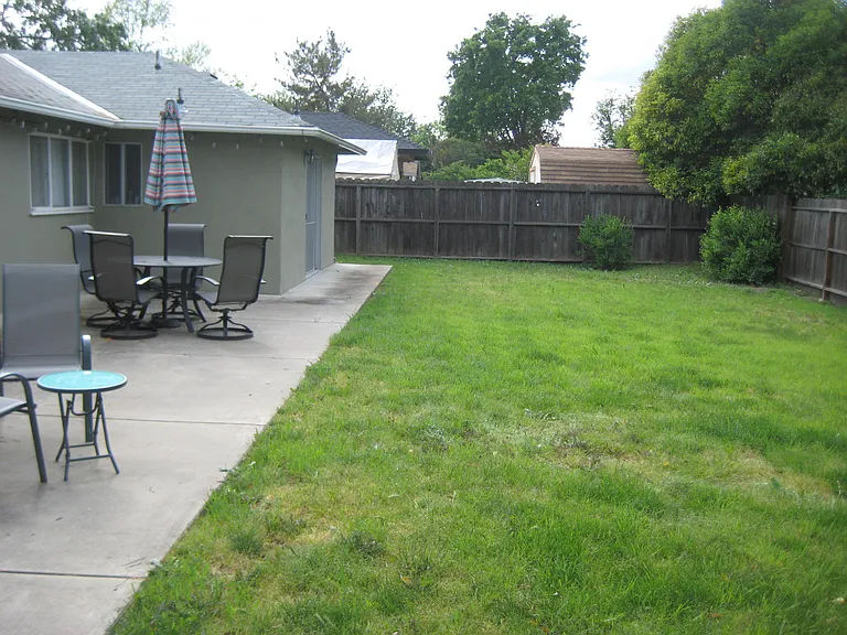 Agnes Way — Photo 6