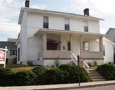 201 Sarah St photo 1