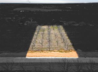 1118 E Landings Rd N, Granbury, TX 76049