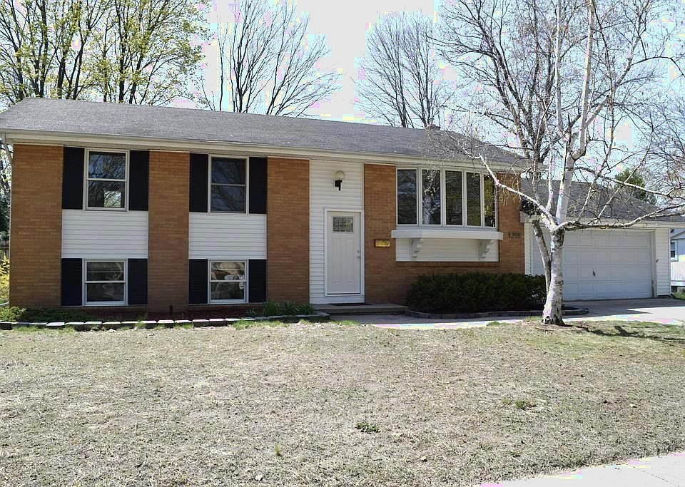 1st image of 204 Hollybrook Dr