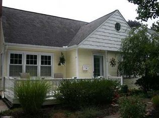 2000 Crestland Dr, Ann Arbor, MI 48104