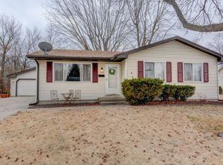 1325 Crestview Dr, Springfield, IL 62702