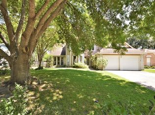 700 S Illinois Ave, League City, TX 77573