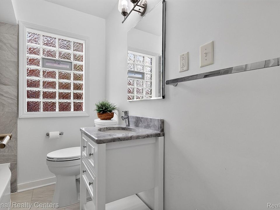19937 Stansbury St, photo 9