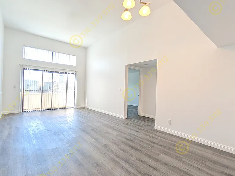 445 Hawthorne #313 — Photo 2