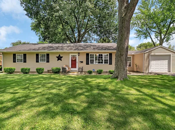 1715 Pike St, Peru, IL 61354