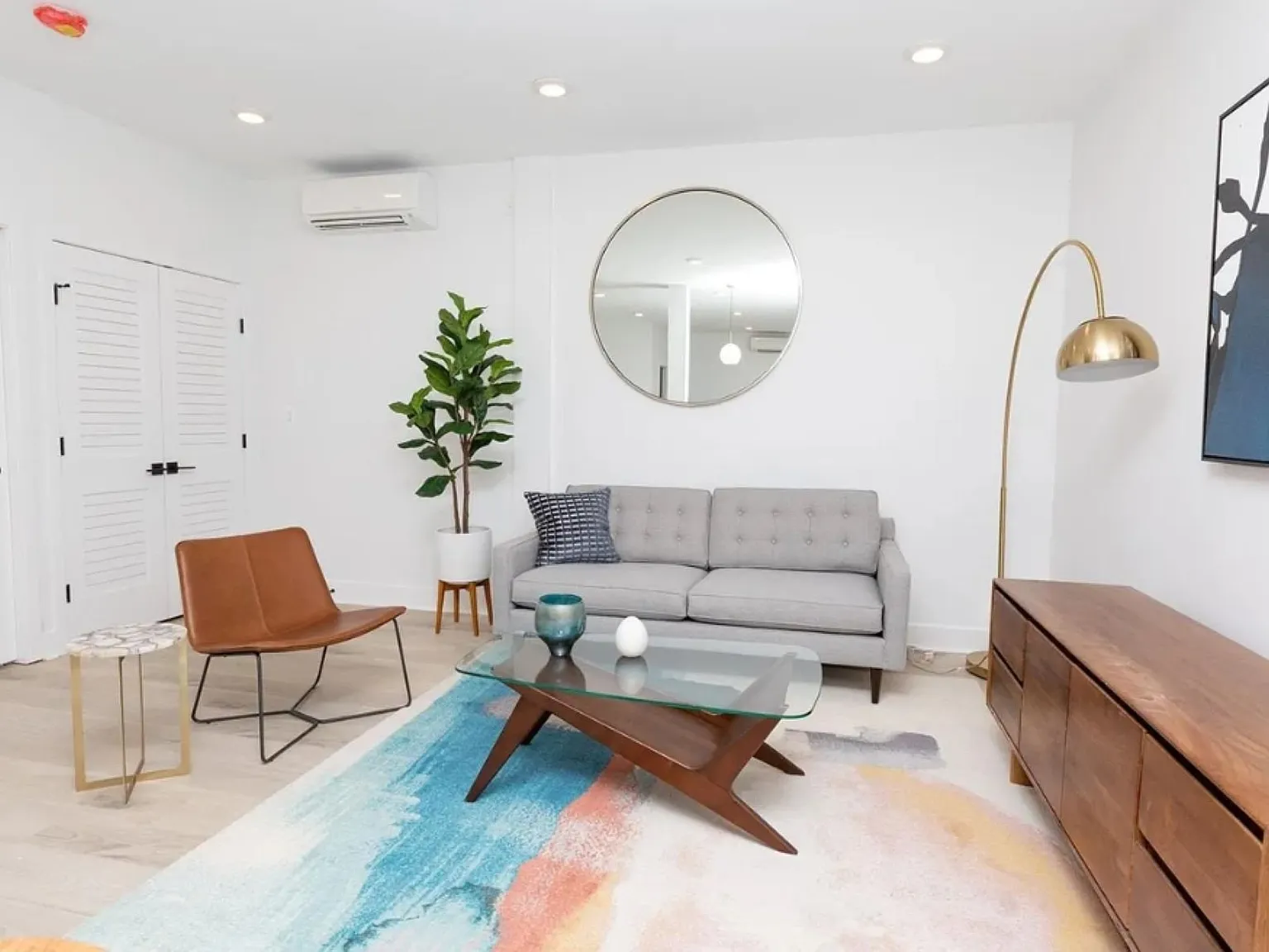 Beautiful Apartment Home for Lease with Washer/Dryer in Unit — Photo 4