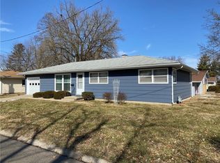 10 Bryan Pl, Charleston, IL 61920