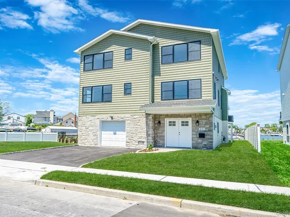 237 Mott Street, Oceanside, NY 11572