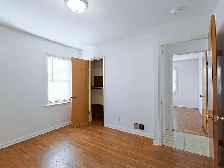 940 S 48th St — Photo 14