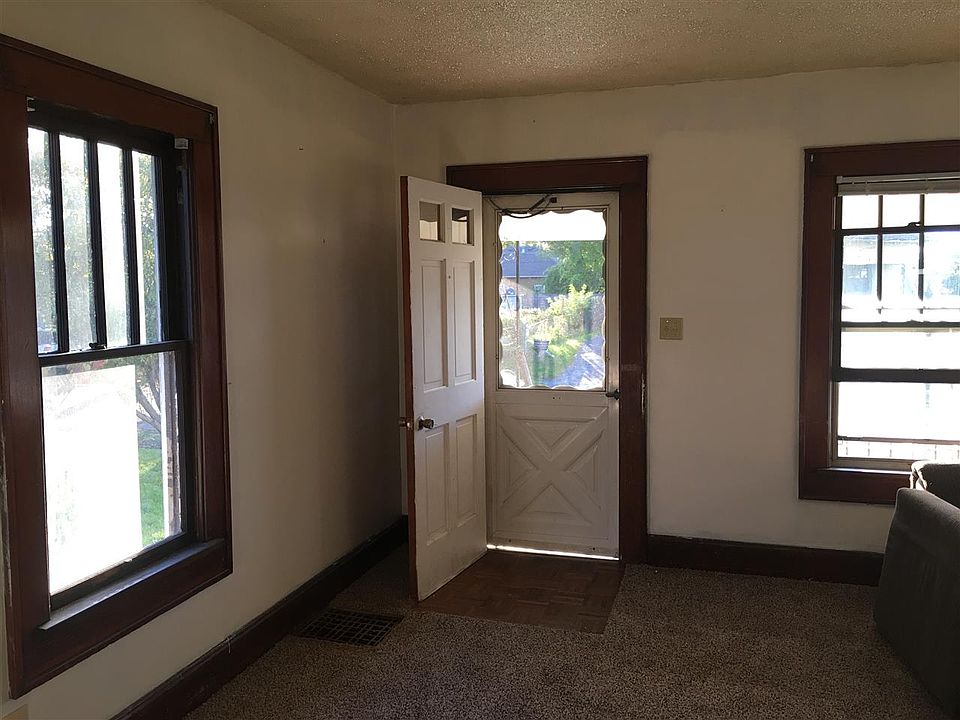 1st image of 806 S 20th St