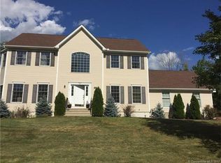 39 Apple Blossom Dr, Naugatuck, CT 06770